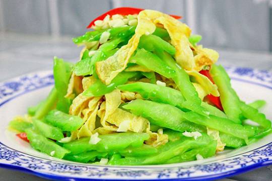 南方年夜饭菜谱：苦瓜炒鸡蛋